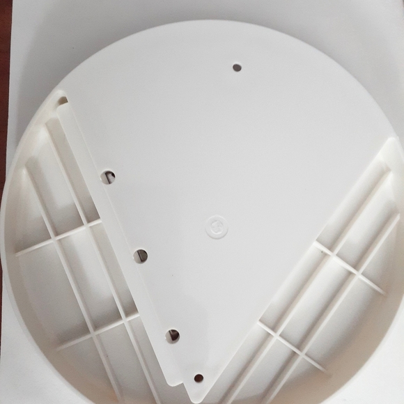 Jar opener under cabinet easy install never used, with box - Picture 3 of 5